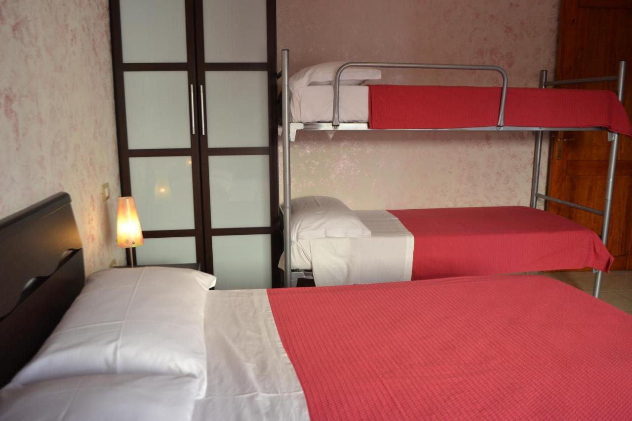 Sa Marina Bed & Breakfast La Caletta Luaran gambar