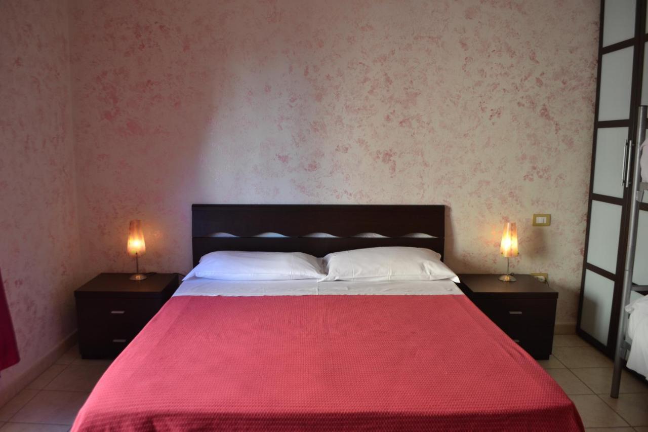 Sa Marina Bed & Breakfast La Caletta Luaran gambar
