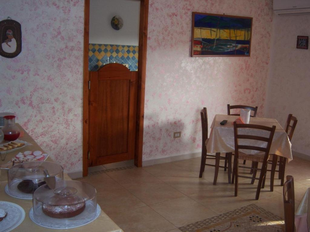 Sa Marina Bed & Breakfast La Caletta Luaran gambar