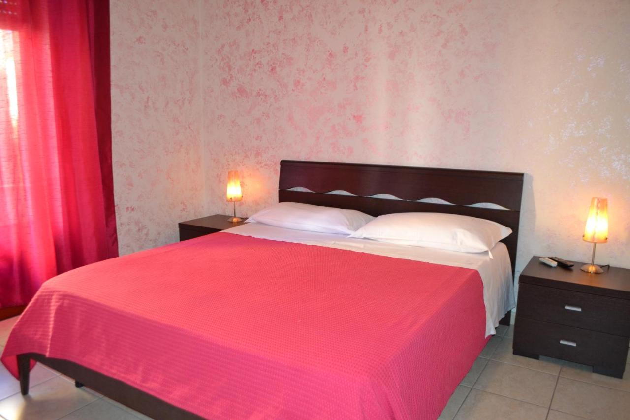Sa Marina Bed & Breakfast La Caletta Luaran gambar